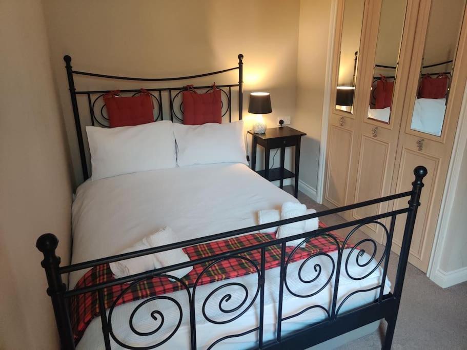 Next To The Palace And Royal Mile With Parking EDI Eksteriør bilde